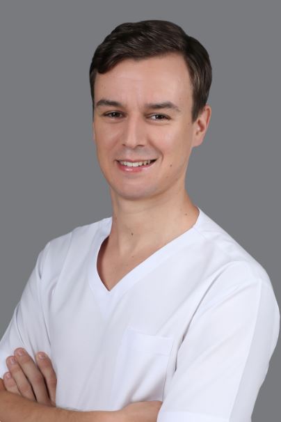 Benjamin Chabre osteopath for kids, children, baby, and infant in dubai